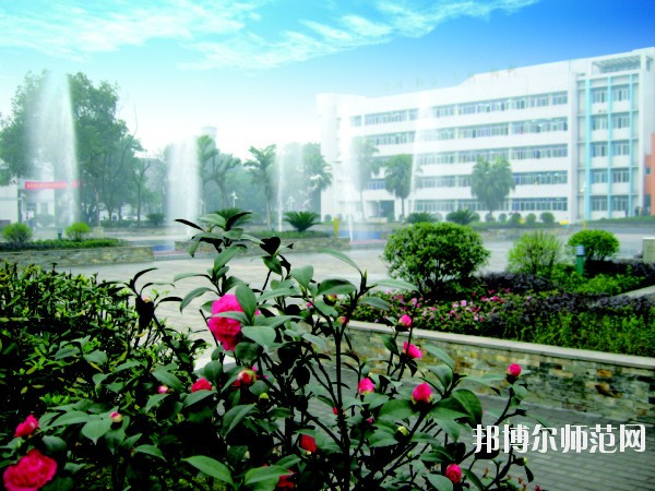 重慶農(nóng)業(yè)幼師學(xué)校2023年報(bào)名條件、招生要求、招生對(duì)象