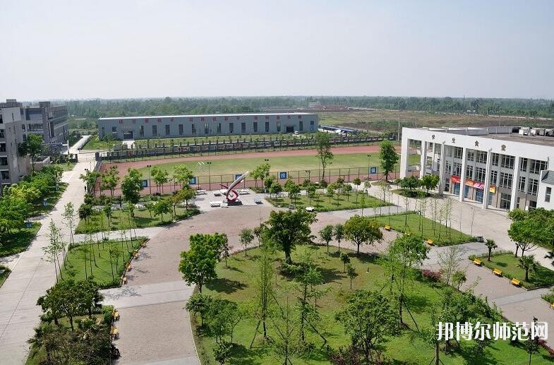 成都電子信息幼兒師范學(xué)校2018年報(bào)名條件、招生對象