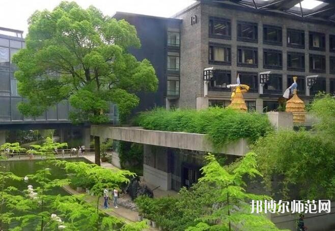重慶新渝技工幼兒師范學(xué)校2018年報(bào)名條件、招生對(duì)象