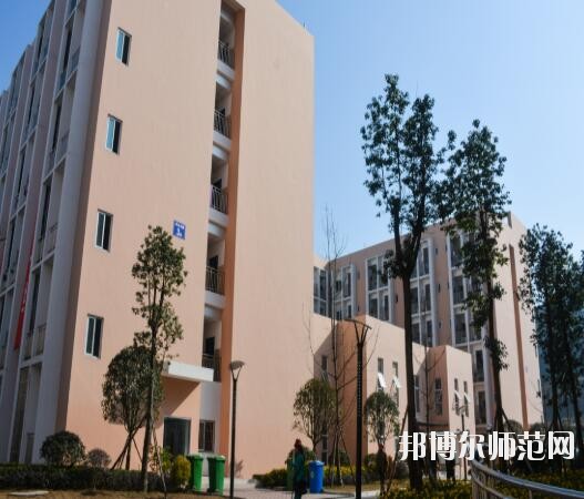 成都信息技術(shù)幼兒師范學校2018年報名條件、招生對象