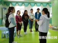 蘭州2020年中專幼師學(xué)?？梢钥即髮? /><b>蘭州2020年中專幼師學(xué)校可以考大專嗎</b><span>2020-02-11 17:00</span><p>對于中專幼師學(xué)校怎么考大專這個問題，相信選擇幼師專業(yè)的小伙伴們都是想拿到一個更高的文憑，這樣也是非常有利于以后的就業(yè)，以</p></a></li>
            <li><a href=