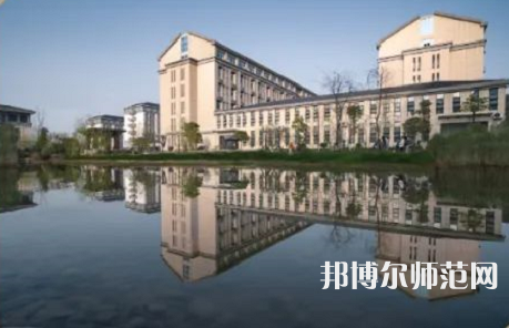 湖北恩施師范學(xué)院2023年報(bào)名條件、招生要求、招生對象